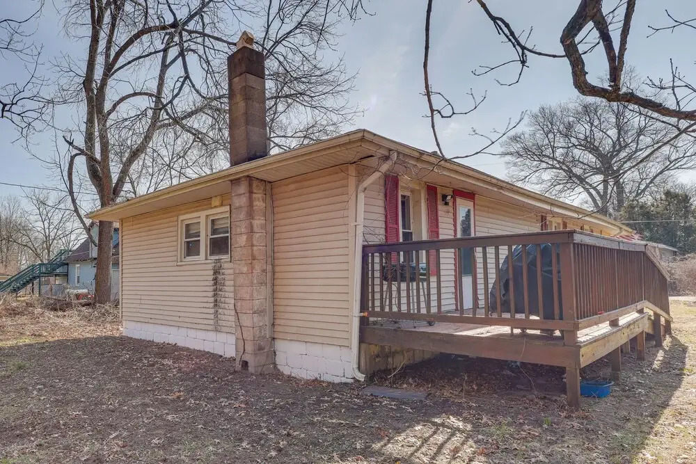 Dog-friendly Michigan City Home - 3 Mi to Beach!