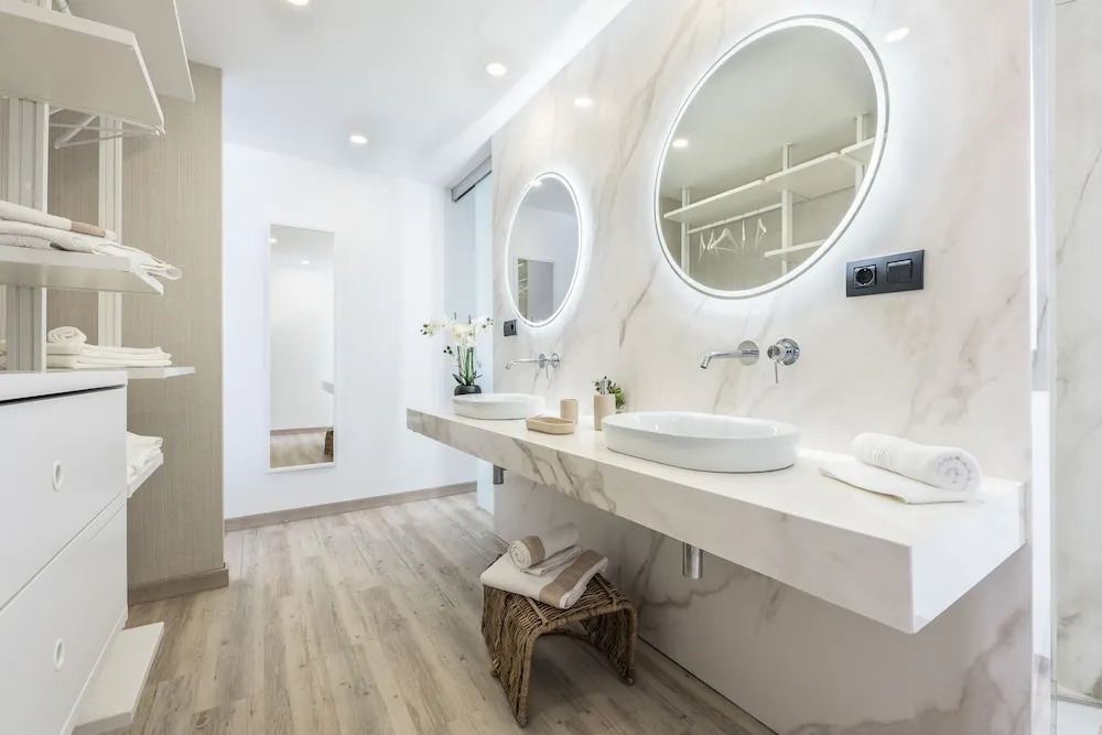The One Luxury Apartments