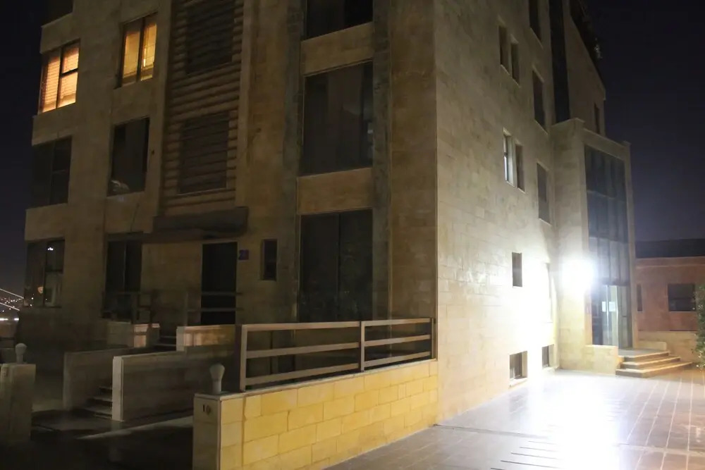 Elegant Modern & Style Hillview Balcony