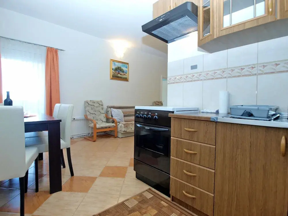 Apartment 1800