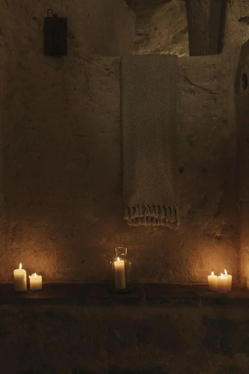 Aque cave