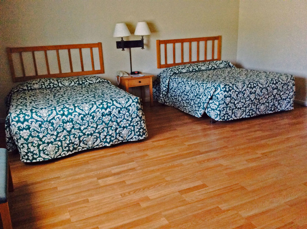 SeaSide Inn & Suites