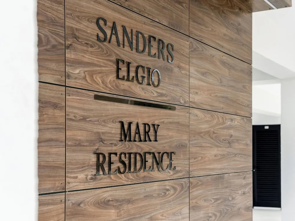 Sanders Elgio - Adorable studio With Balcony