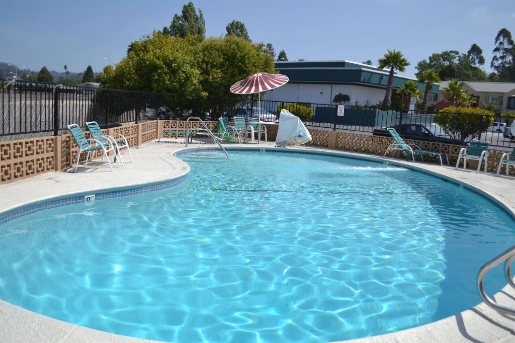 SeaSide Inn & Suites