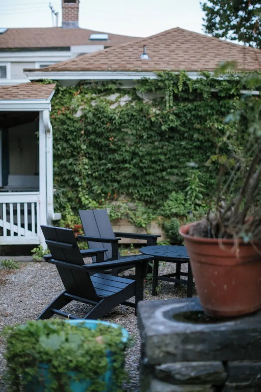 KIngston Carriage House