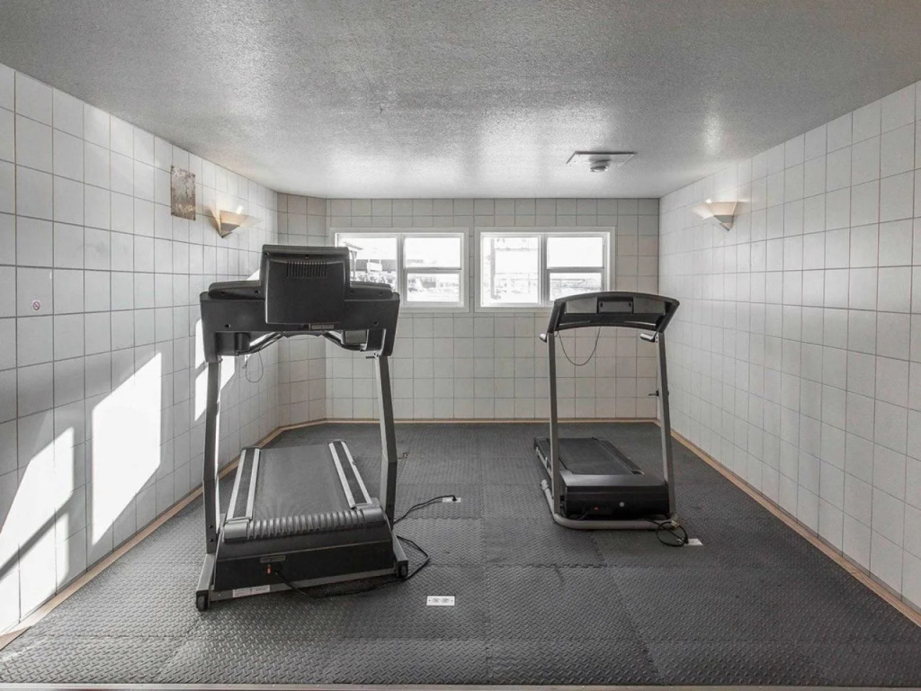 Empire Inn & Suites