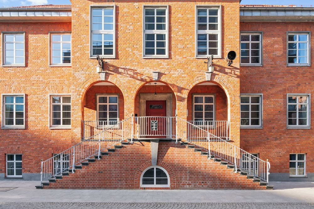 Budynek Dyrekcji by Browar Hevelius Apartments