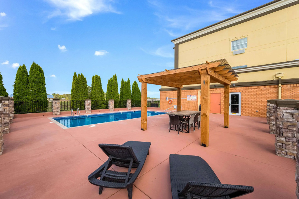 Clarion Pointe Madison-Huntsville