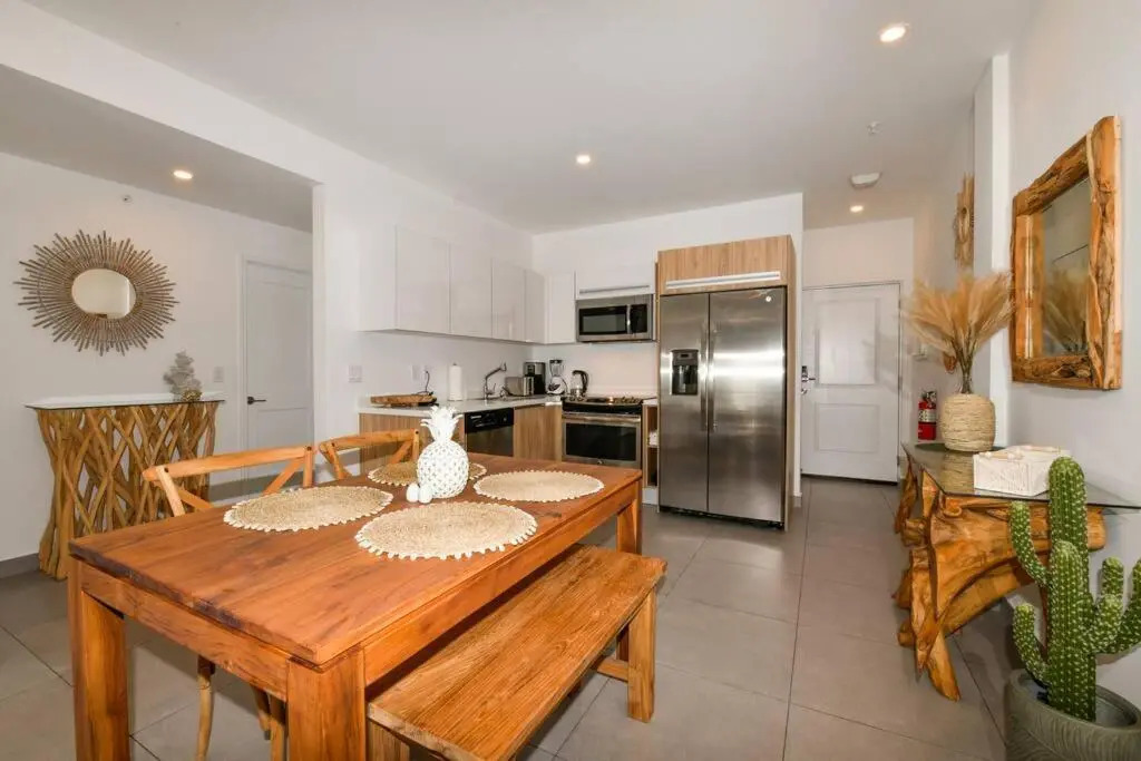 *NEW* 2Bd 2Bath APT with Ocean View, Pool, Gym