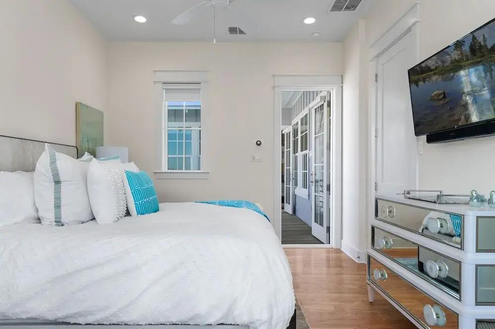 Capella at the Shore 208 RO