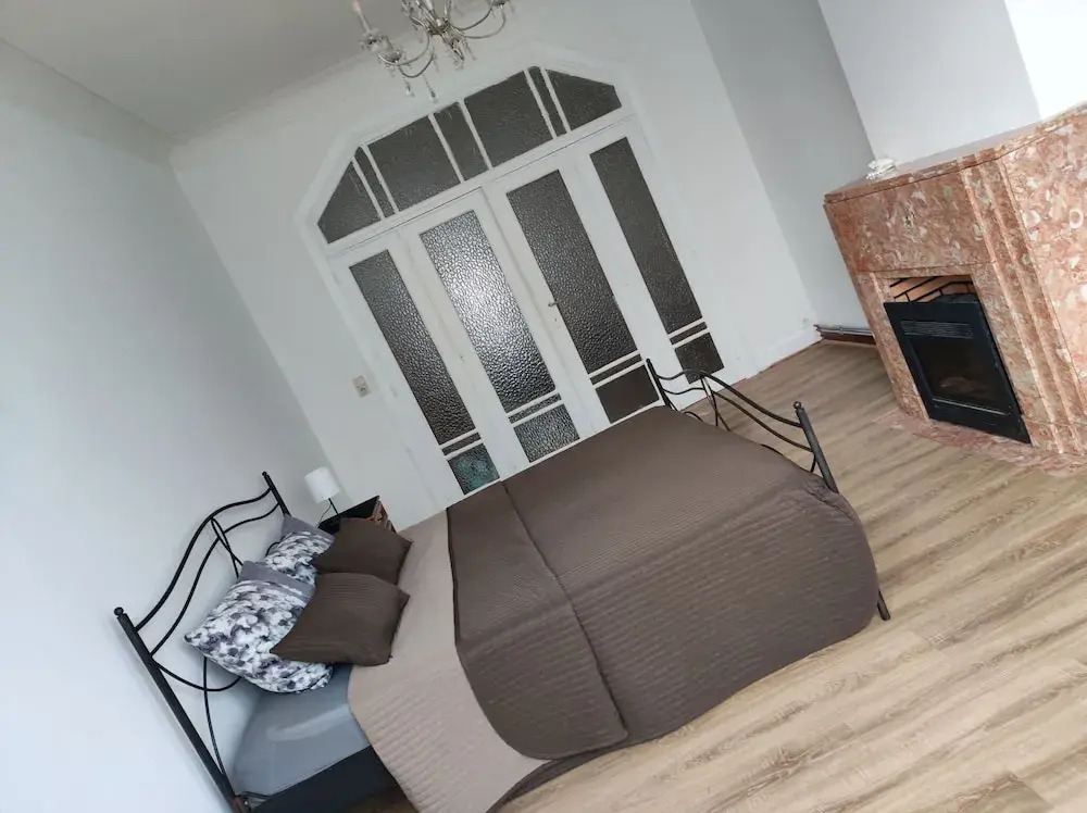 Room in B&B - Spacious Room With Beautiful View of the Koekelberg Basilica