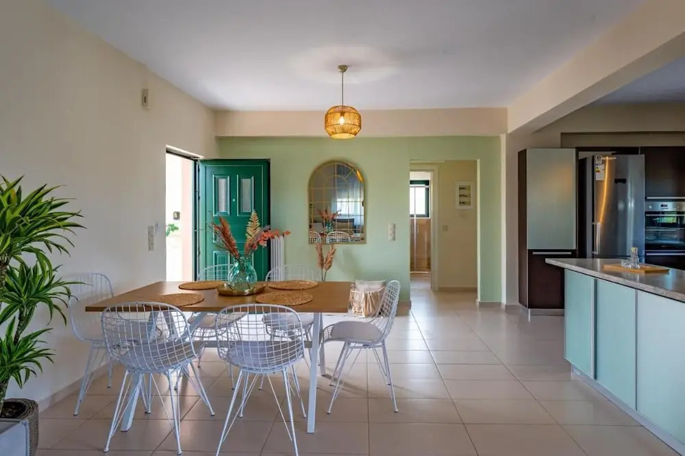 Helen Sweet Home in Kounoupidiana
