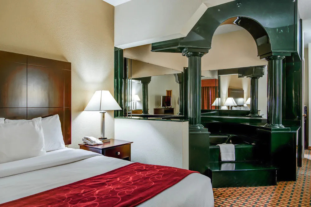 Comfort Suites