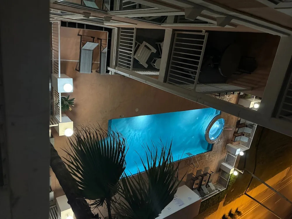 Direct Gulf Front Condo with Resort Pools with Hot Tubs - Steps to Beach