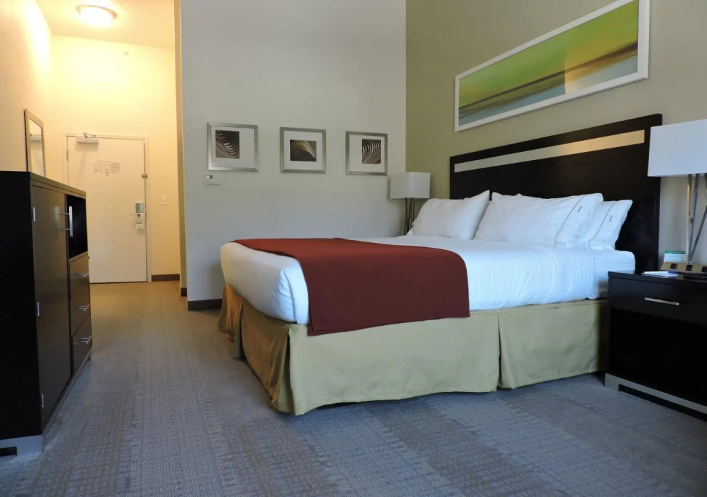 Holiday Inn Express and Suites Montgomery by IHG