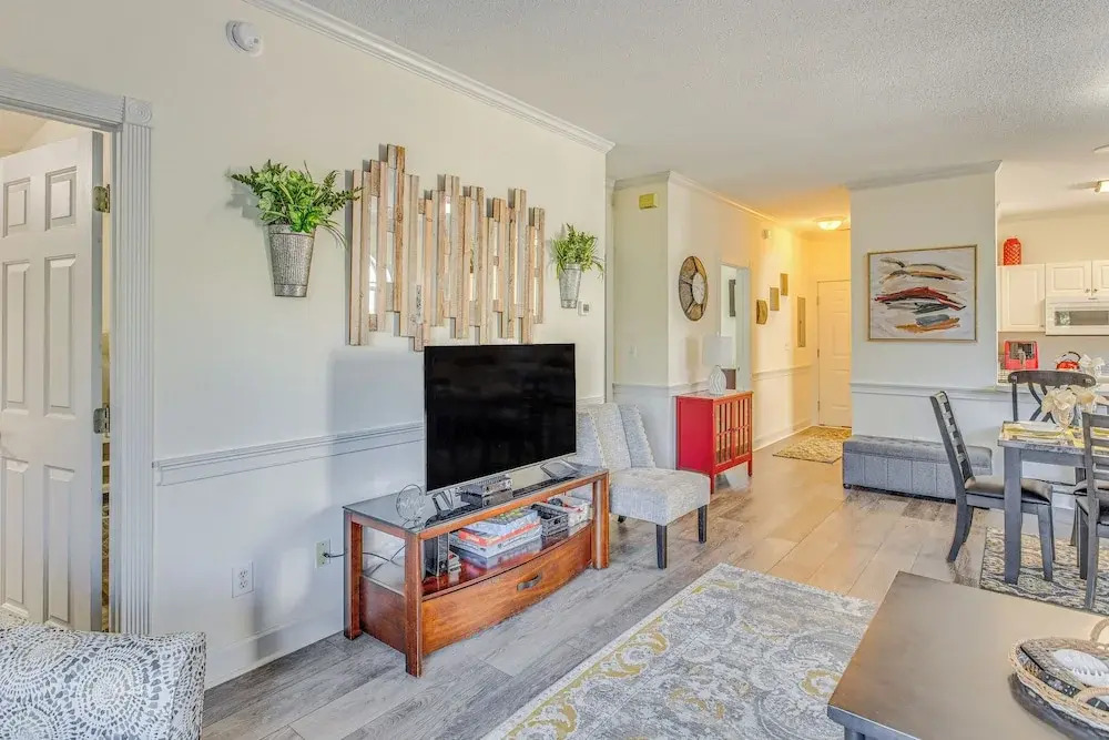 Swim, Putt & Play: Central Condo in Myrtle Beach!