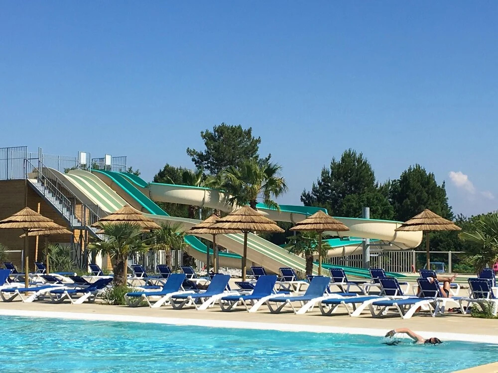 Bungalow With 2 Bedrooms in Saint-julien-en-born, With Shared Pool and Furnished Garden