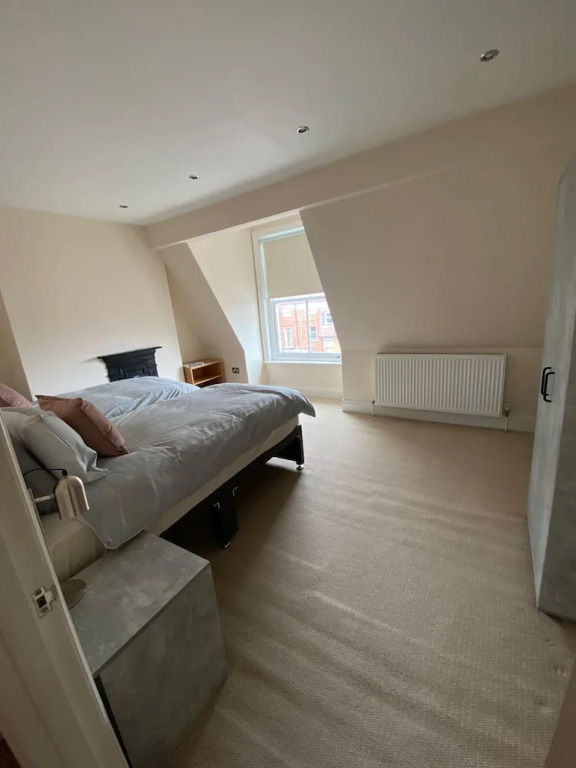 Central Location - 2 Bedroom Apartment