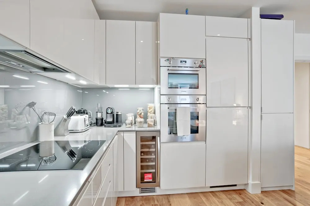 2 Bedroom Maida Vale Apartment With Patio