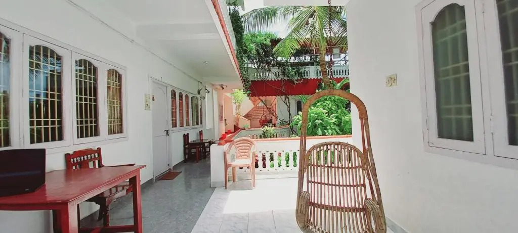 Daphne Hotel