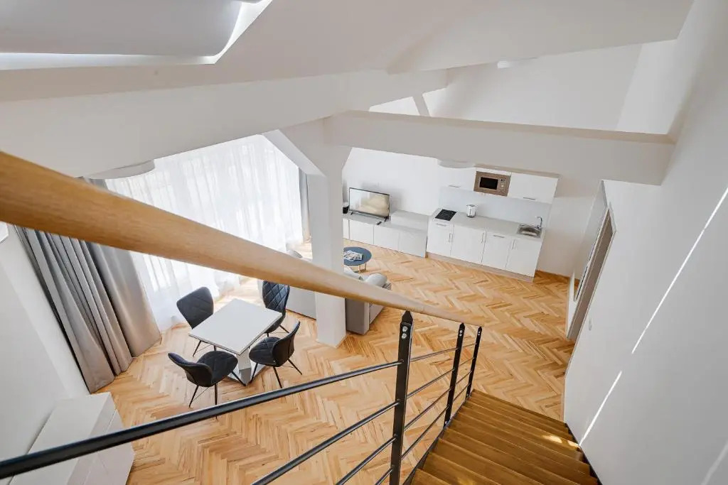 Gold Art Apartments