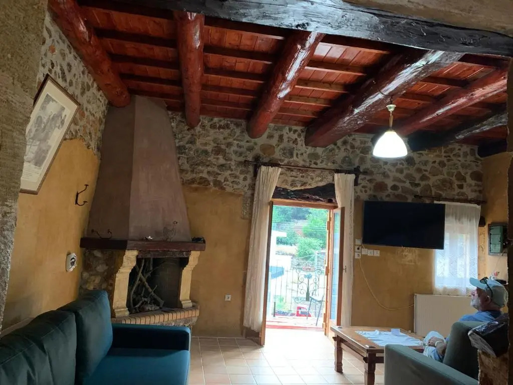 Ifigenia Lux MAISONETTE in oldtown and Villas in theriso vilage 14 km outside of chania
