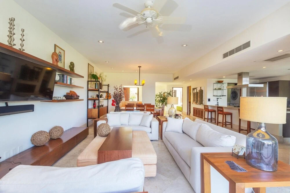 Sunny Vacation Villa 44