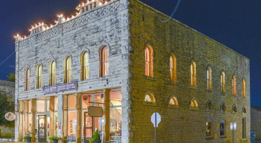 Nutt House Hotel