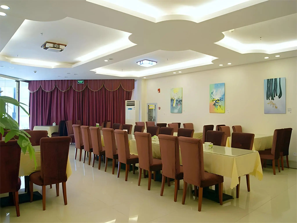 Vienna International Hotel Shanghai Disneyland Tour Shop