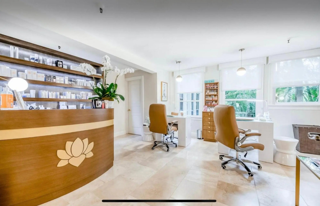 Designer Decorated Palm Beach Hotel NEW