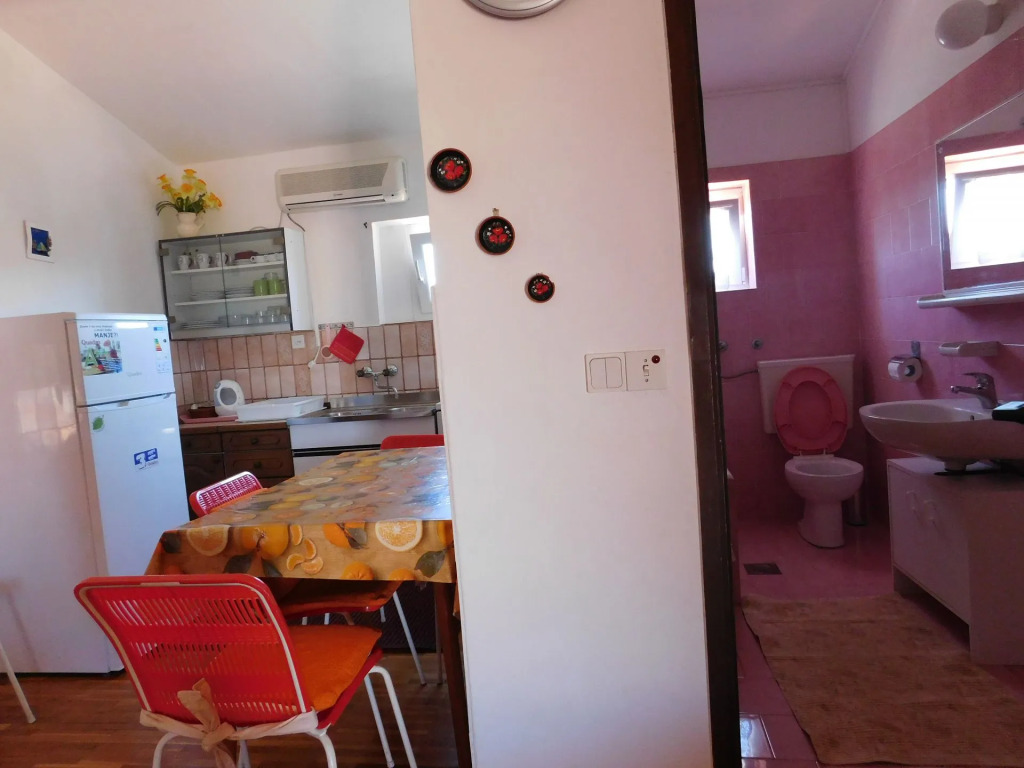 Studio apartment Lado - 230 m from sea: SA3 Muline, Island Ugljan