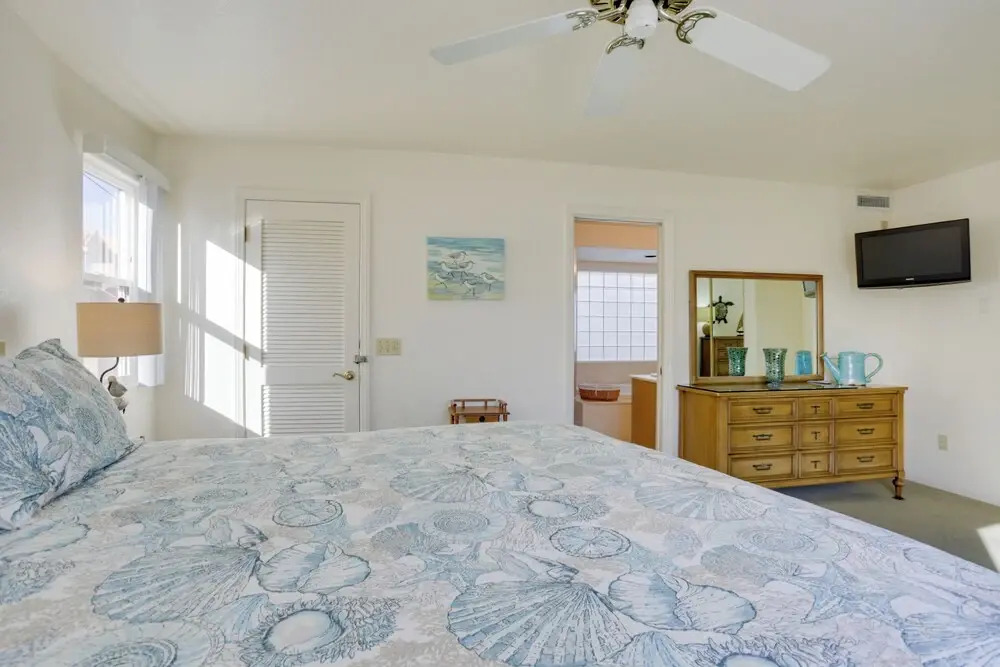 Beachfront San Diego Condo w/ Patio on the Bay!
