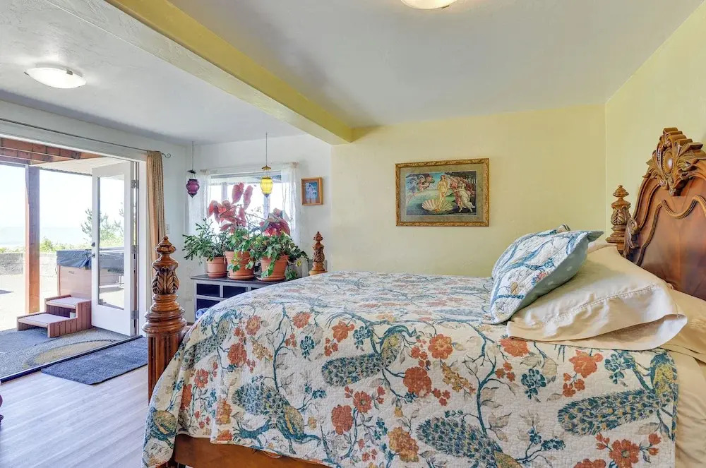 Mckinleyville Getaway w/ Hot Tub & Ocean Views!