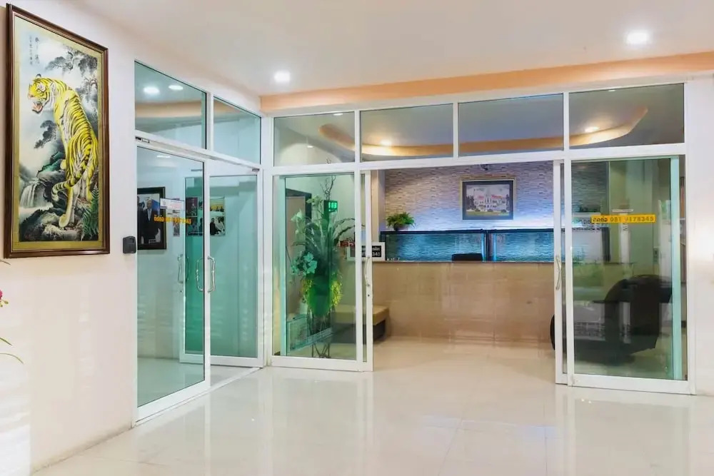 Ree- Riverside hotel