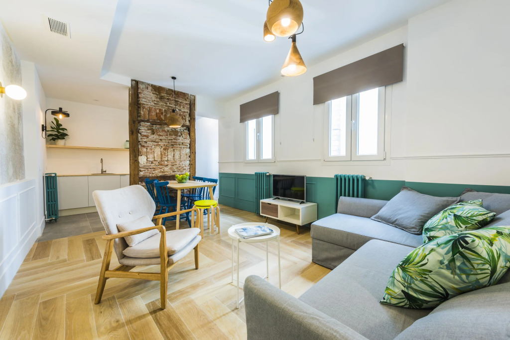 Gran Vía Brand New Apartment by Birds