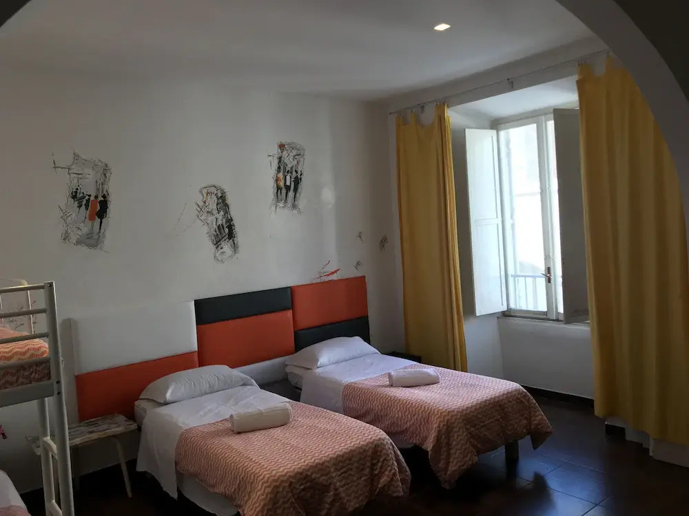 Coconuts Female Hostel (хостел для женщин)
