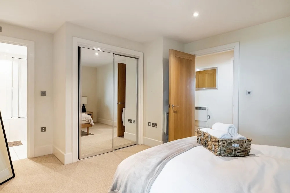 Vauxhall Riverside Private Apartments