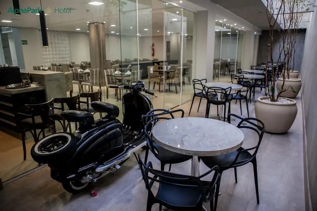 AlphaPark Hotel