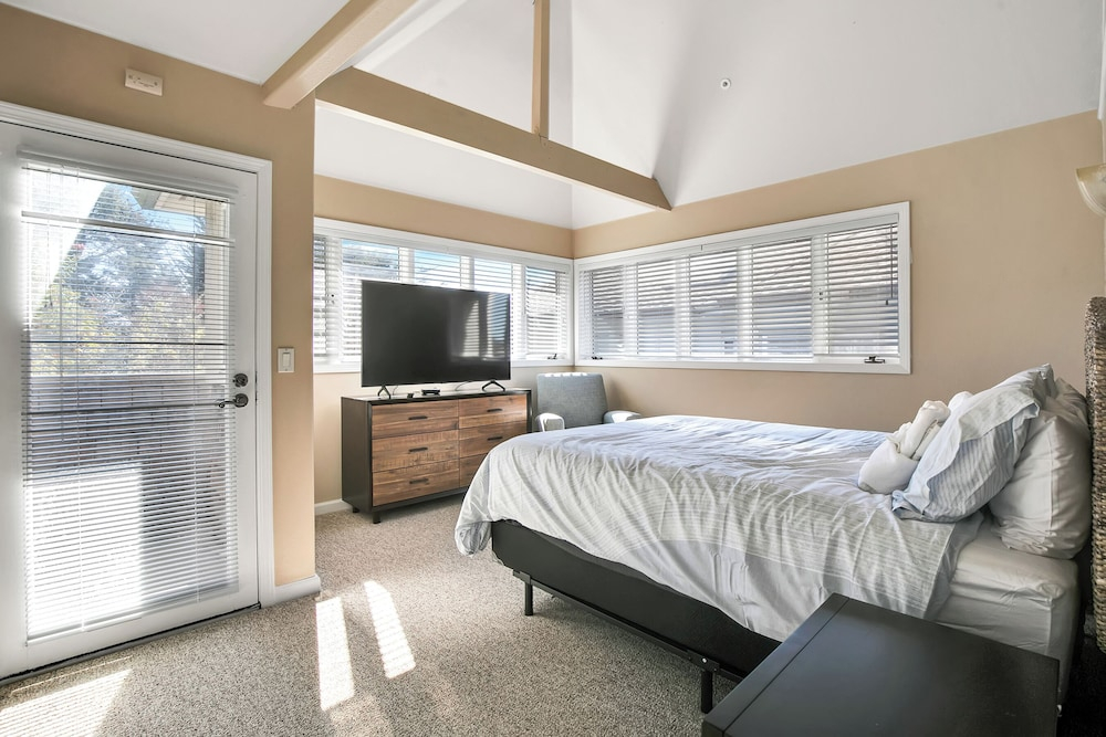 Lighthouse Beach House