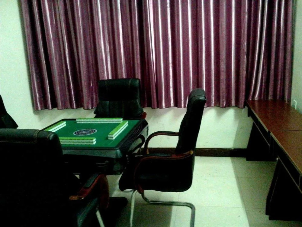 Longmen Hengtong Motel