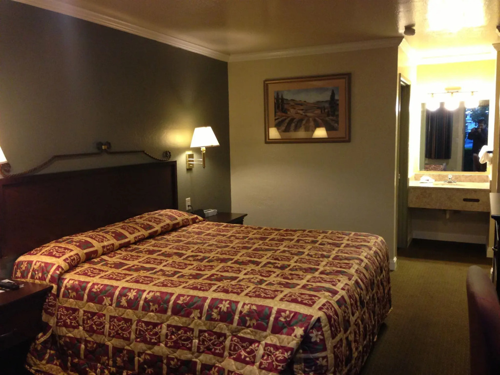 Gilroy Inn