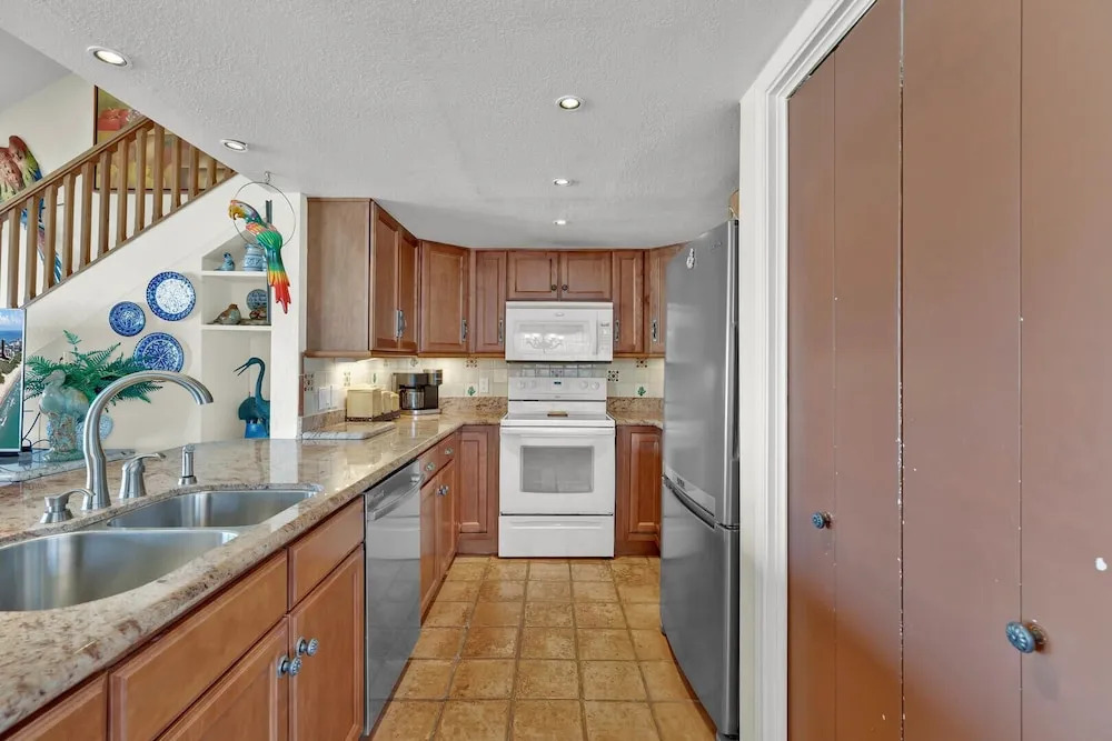 Waterfront Townhome With Pool & Boat Slip!