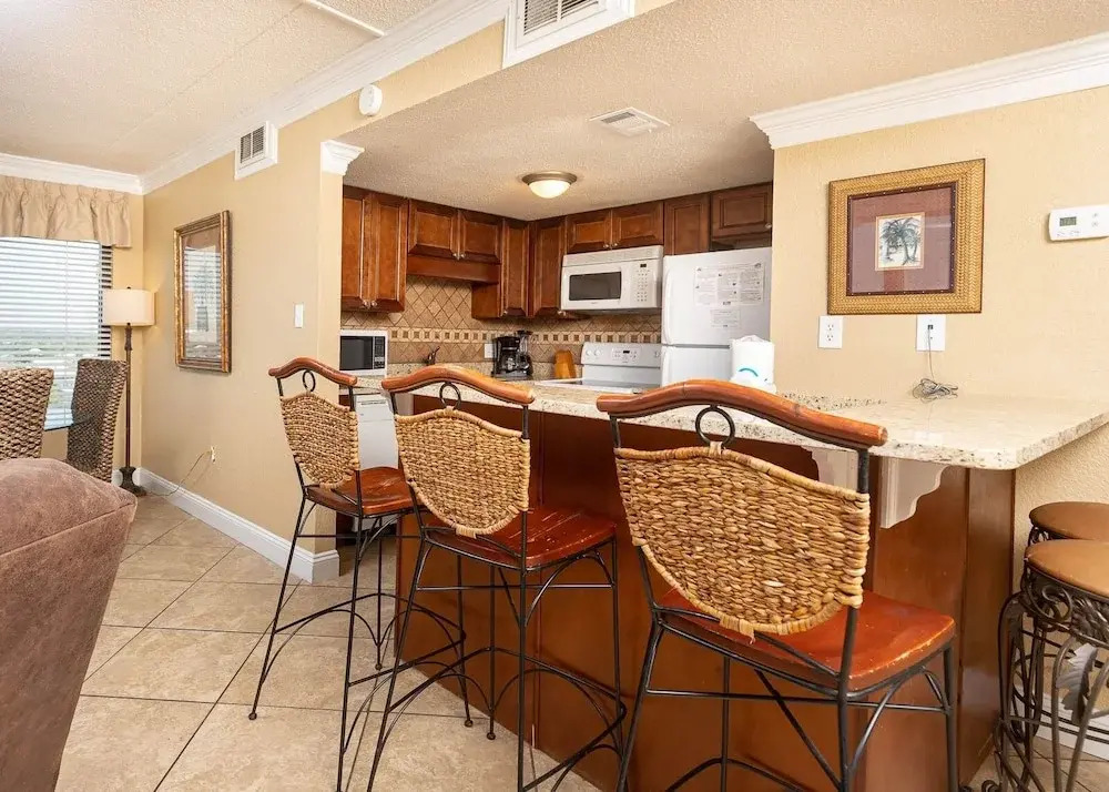 Island Winds East 811 3 Bedroom Condo