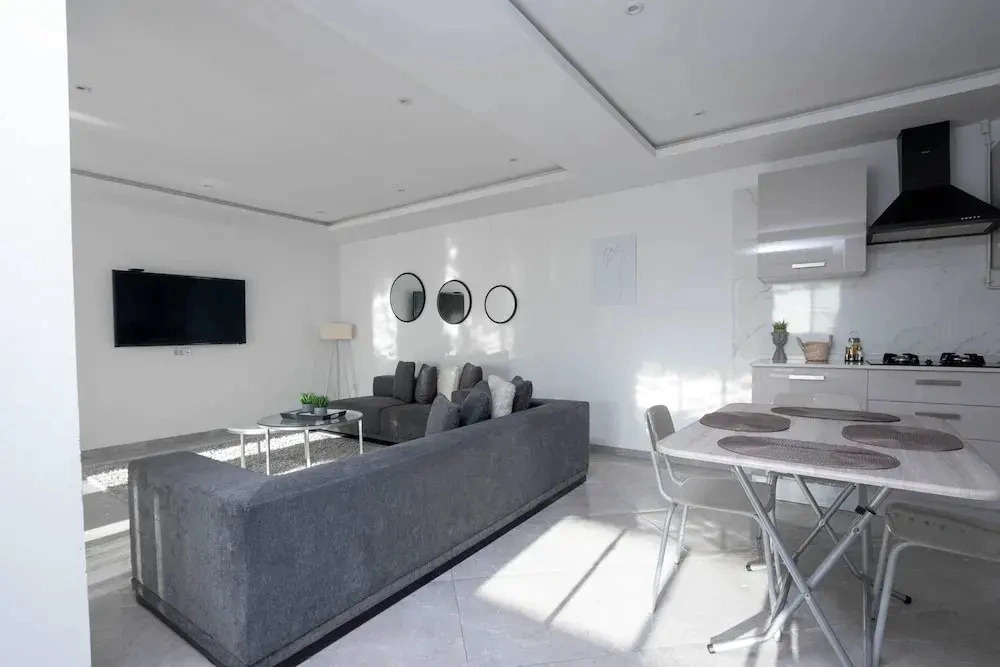 Cozy Stay With Balcony View in La Marsa