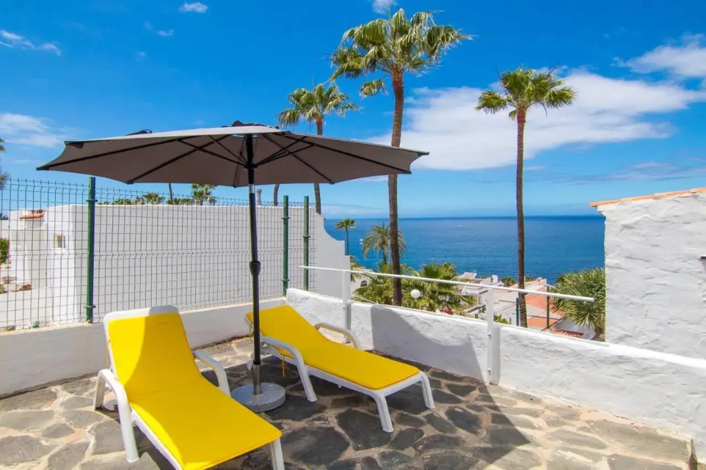 Sunset Dream Bungalow with balcony sea view.