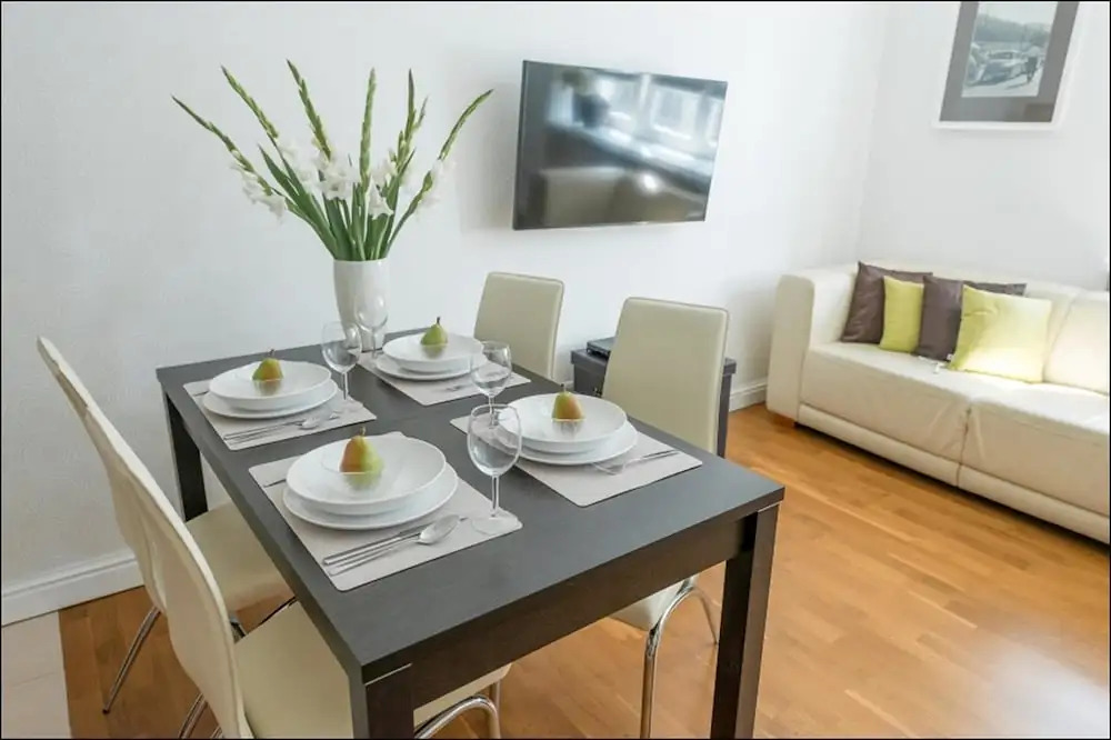 P&O Apartments Center