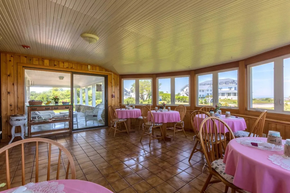 Rose Farm Inn
