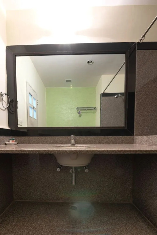 OYO 345 Hotel Red Mount Aquilla
