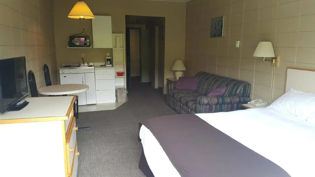 Airport Inn