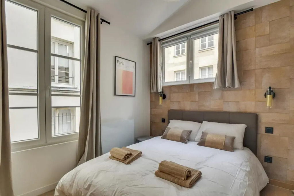 141-Suite Klein, townhouse style APT, Marais, Paris